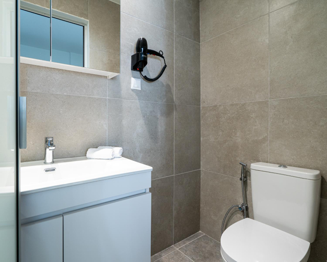 Shower 5, City Stories, Crete