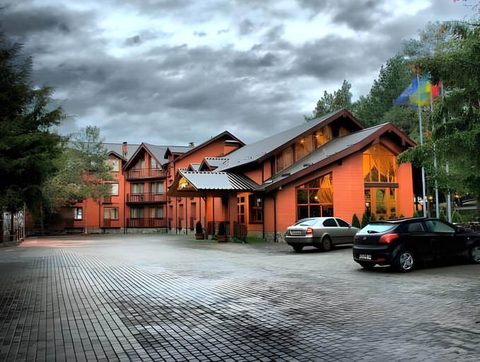 Exterior & Views