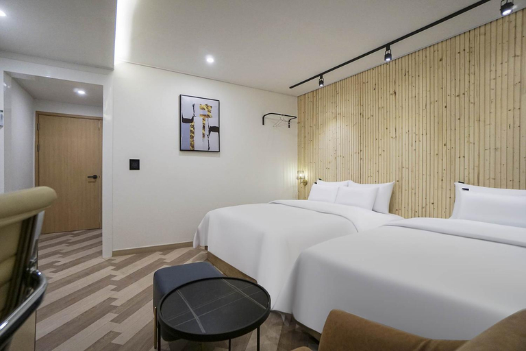 Bedroom 2, Cheonan Arden Hotel, Cheonan