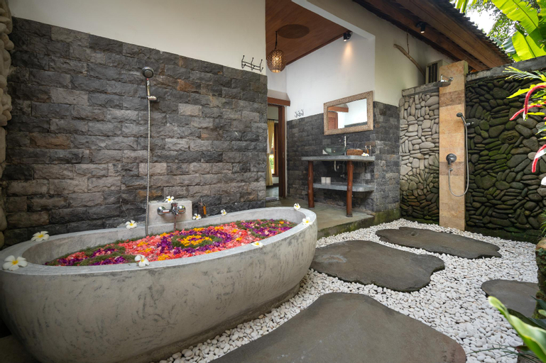 Bathroom 10