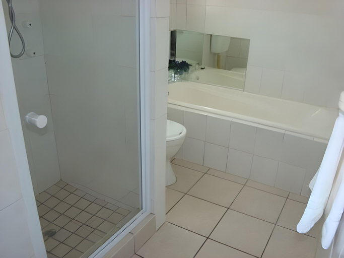 Bathroom 2, Disa Lodge, West Coast