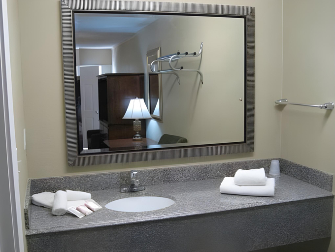 Bathroom 5, American Inn Port O'Connor, Calhoun