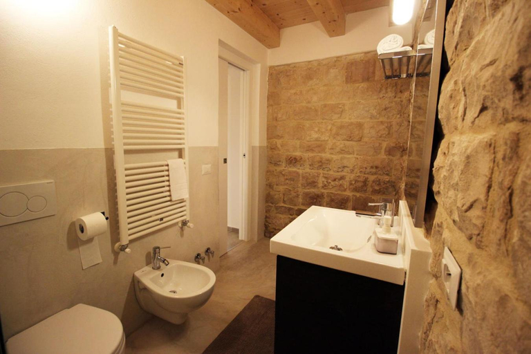 Bathroom 3, Albertario, Bari