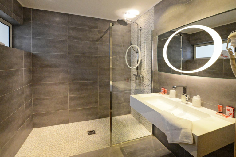 Bathroom 4, Calvi Hotel, Haute-Corse