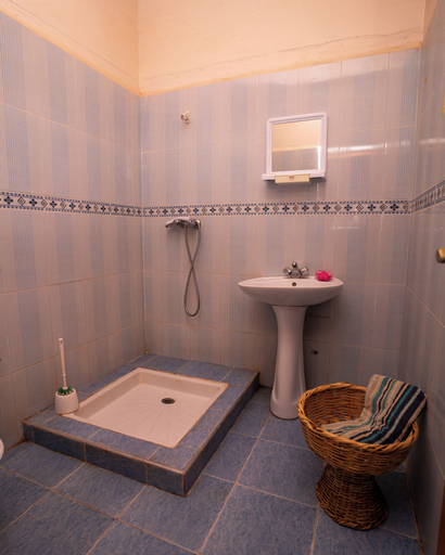 Bathroom 3, Dar Badiawarda, Azilal