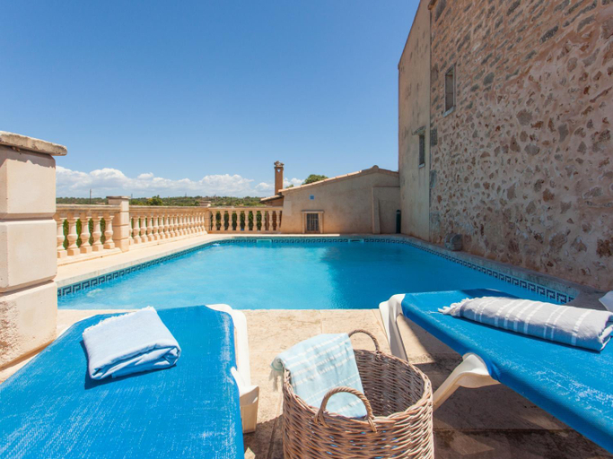 Sport & Beauty 4, Na frare casa de campo, Baleares