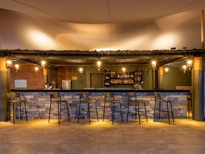 Food & Drinks 5, Mantis Akagera Game Lodge, Kayonza