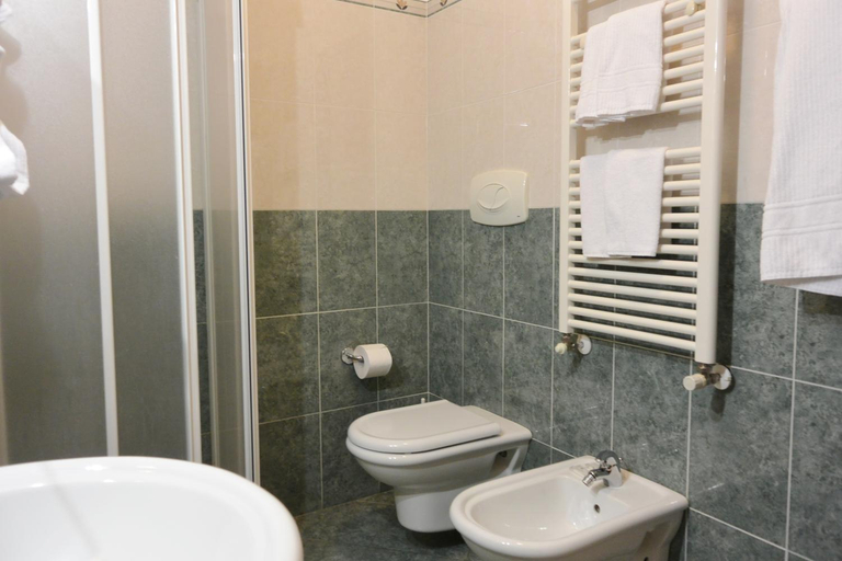 Bathroom 7