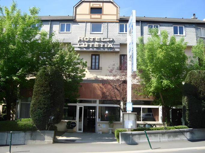 Exterior & Views