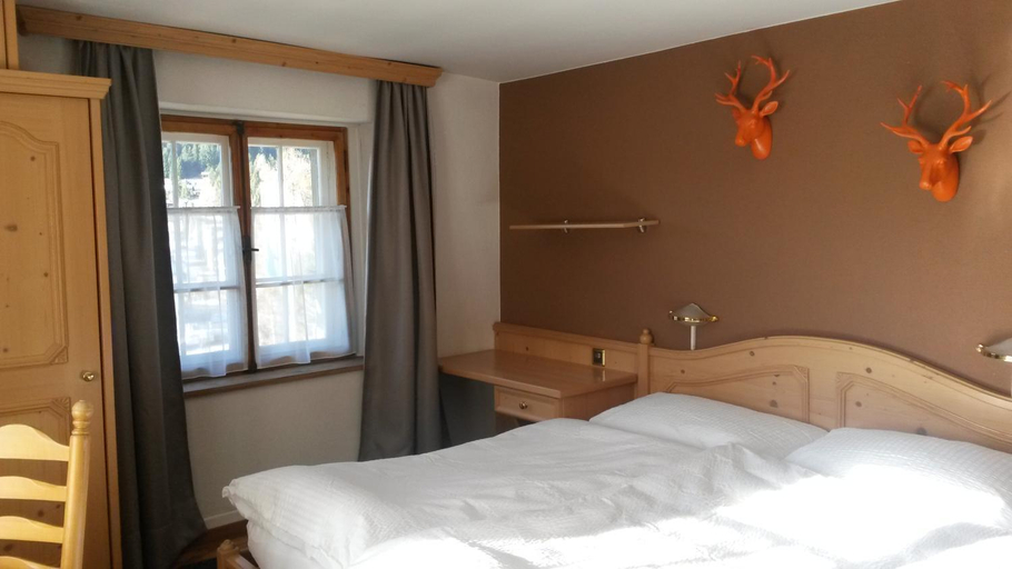 Bedroom 4, Hotel Danis, Albula