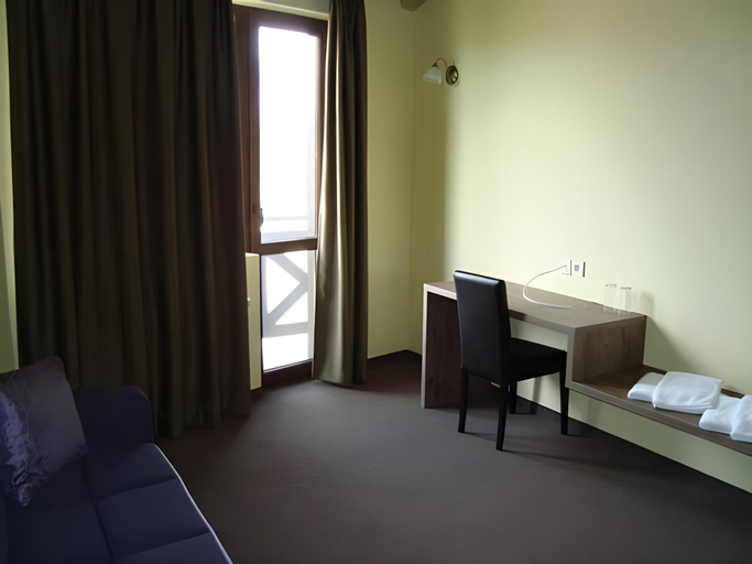 Bedroom 2, Dragoman Hotel, Dragoman