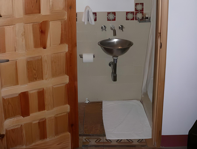 Bathroom 3, Hotel Meson Cuevano, Guanajuato