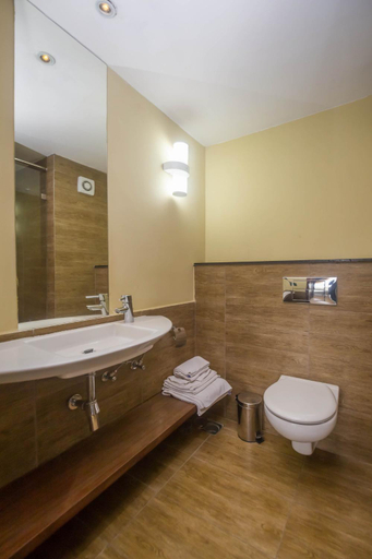 Bathroom 5, Taarifa Suites Taarifa Suites by Dunhill Serviced Apartments, Starehe