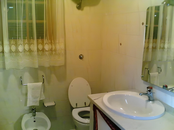 Bathroom 5, Bed & Breakfast Giardino Agritourist, Teramo