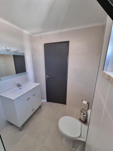 Bathroom 3, Alvorada Lunar, Almeirim