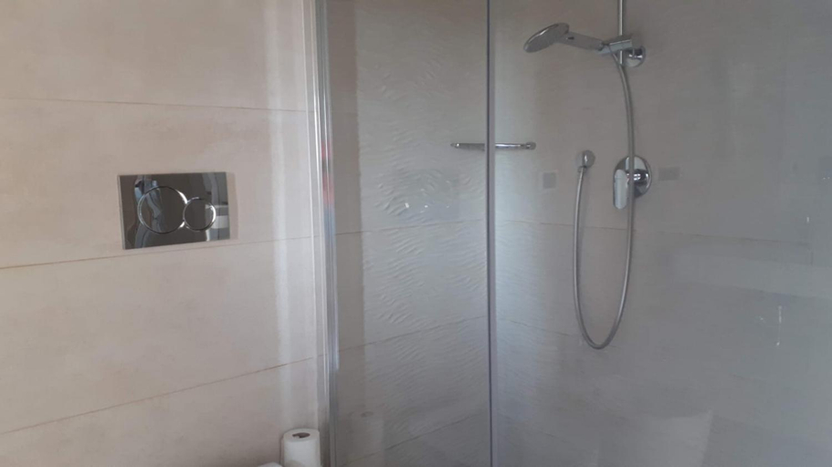 Bathroom 8