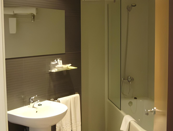 Bathroom 3, Alfinden, Zaragoza