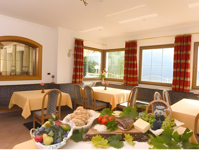 Food & Drinks 3, Ferienpension Zummullerhof, Bolzano