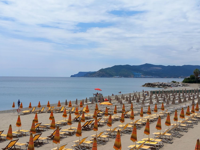 Others 5, The Beach Home, Savona