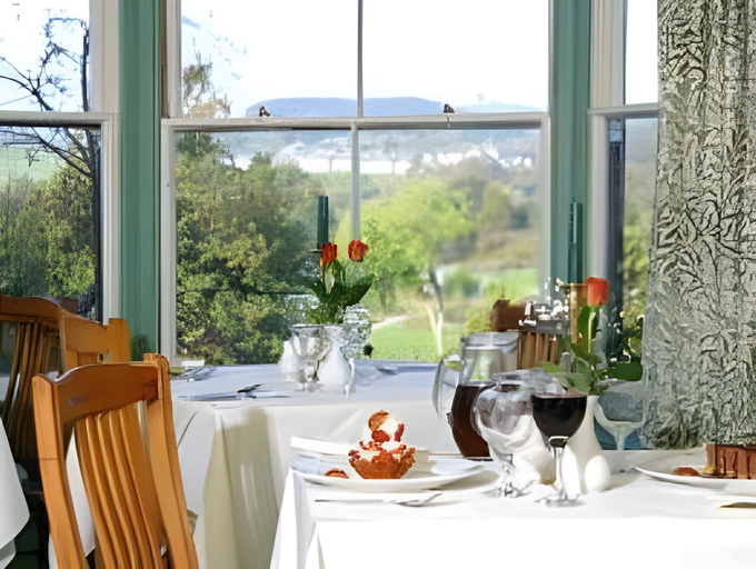 Food & Drinks, Bron-Y-Graig, Denbighshire