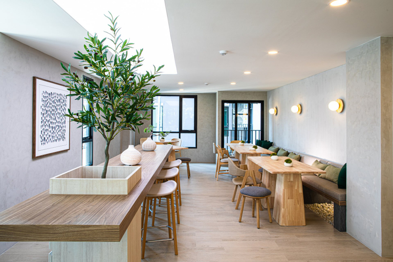 Food & Drinks 2, Wellness Stay & Hotel Sukhumvit 107, Muang Samut Prakan