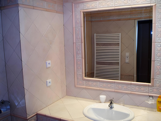 Bathroom 2, Holiday Centrum, Chomutov