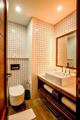 Bathroom 14