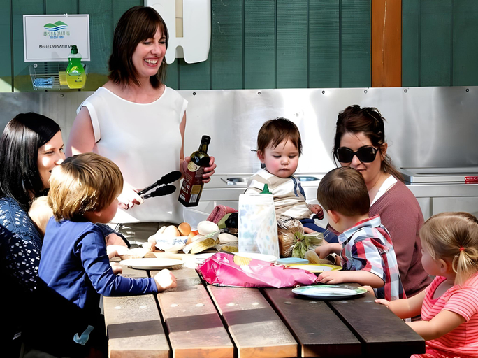 Food & Drinks 5, Lakes And Craters Holiday Park, Corangamite - North