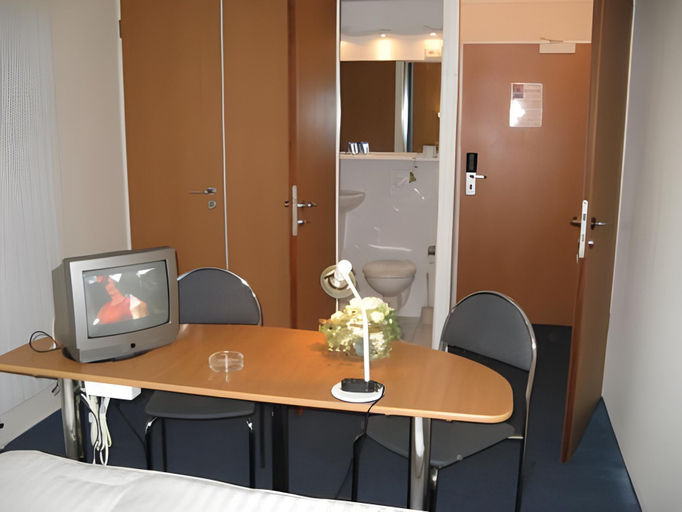 Others 3, Motel 44, Soest