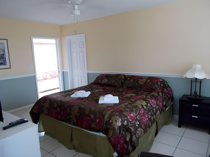 Bedroom 2, Dolphin Hollywood, Broward