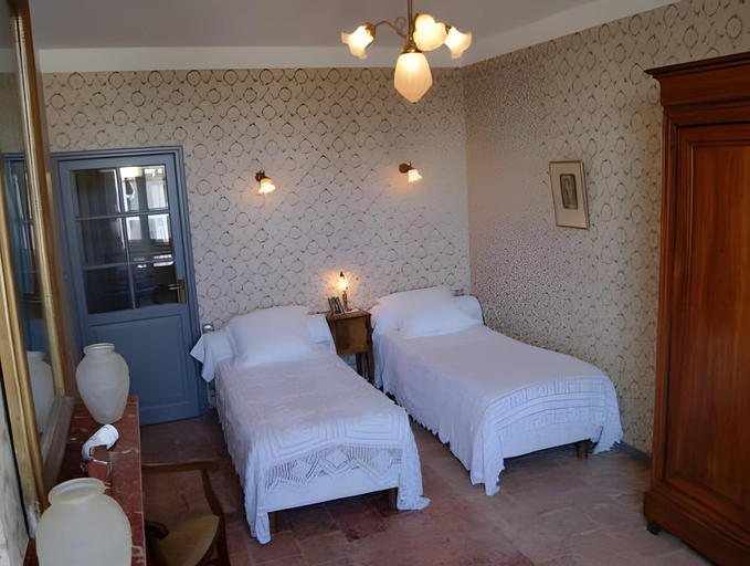 Bedroom 2, Logis Hotel - Restaurant La Marbrerie, Aude