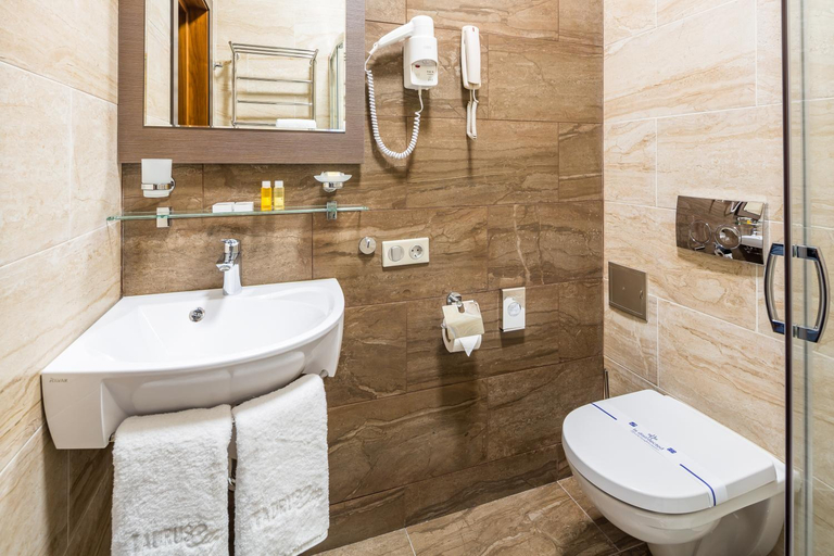 Bathroom 4, Taurus City Hotel, L'vivs'ka