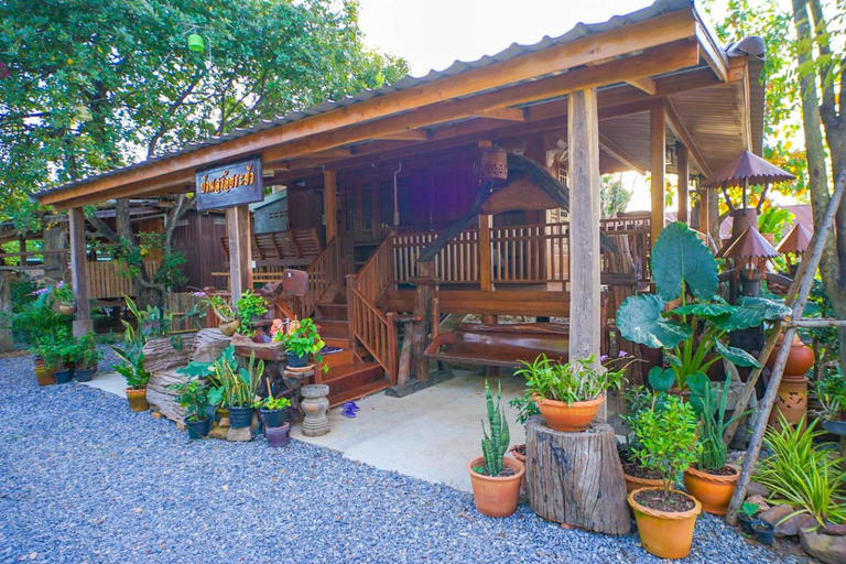 Exterior 4