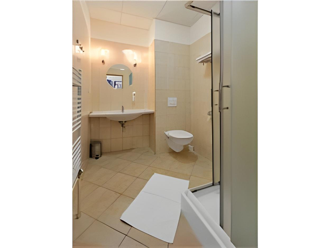 Bathroom 3, Hotel Color, Bratislava II