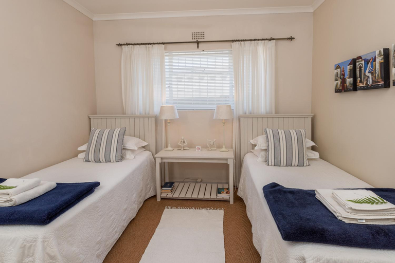 Bedroom 3, Montagu 4 Seasons, Cape Winelands