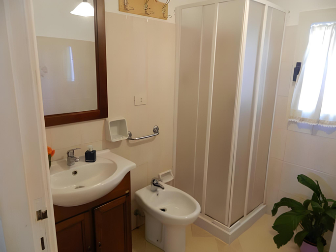 Bathroom 3, B&B Bedda Ista, Olbia-Tempio