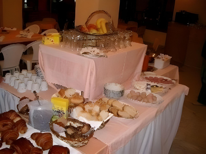 Food & Drinks 5, Dar Tlidjene Hotel, Haraoua
