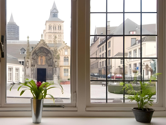 Others 2, B&B De Hofnar Maastricht, Maastricht