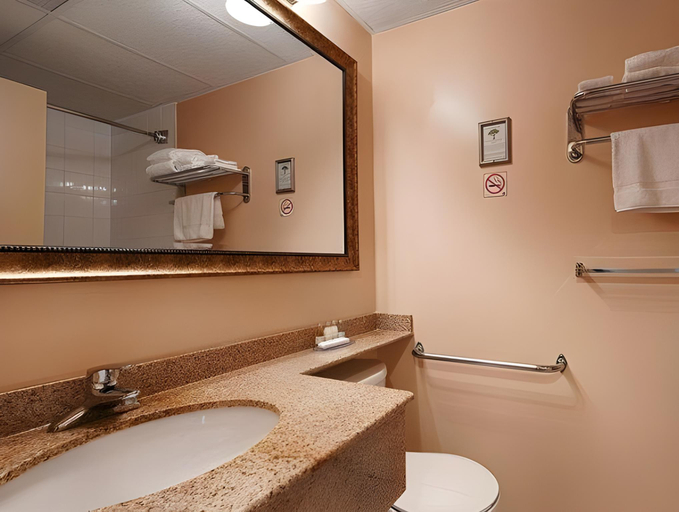 Bathroom 4, Sword Inn Bancroft, Hastings