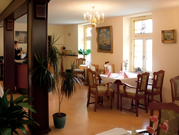 Food & Drinks 4, Hotel Maximilian, Burgenlandkreis