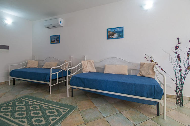 Others 2, Residenza Maria Antonia - Private Apartment, Nuoro