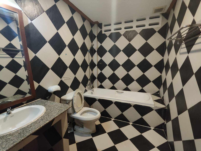 Bathroom 15