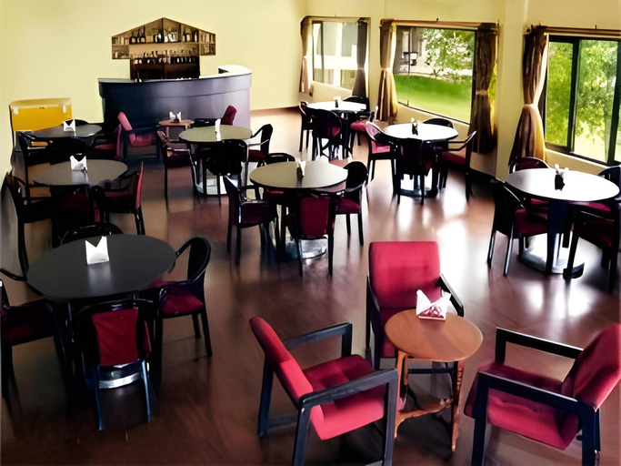 Food & Drinks, St.James Court Beach Resort, Viluppuram