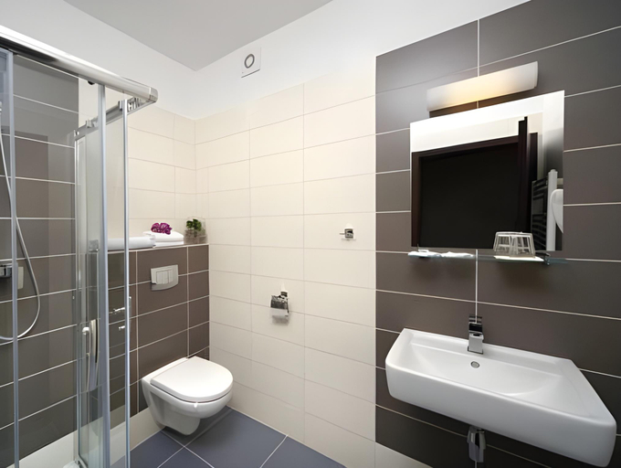 Bathroom 3, Garni Hotel Corona, Český Krumlov