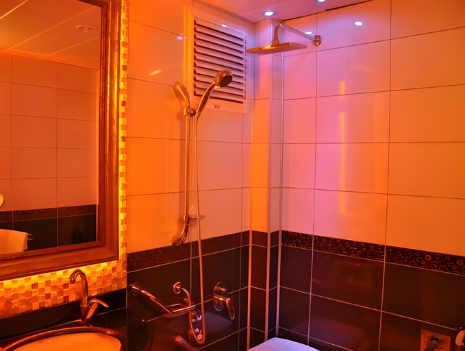 Bathroom 3, Unluselek Hotel, Anamur