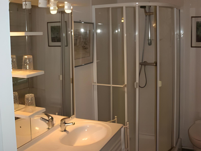 Bathroom 4, Chateau de la Chabroulie, Haute-Vienne