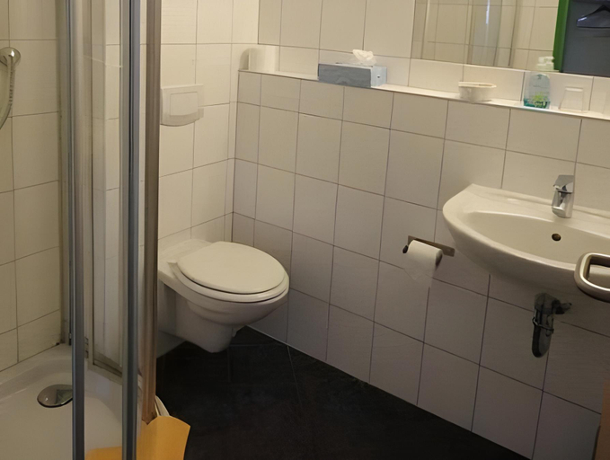 Bathroom 3, Landgasthof Traube, Heidenheim