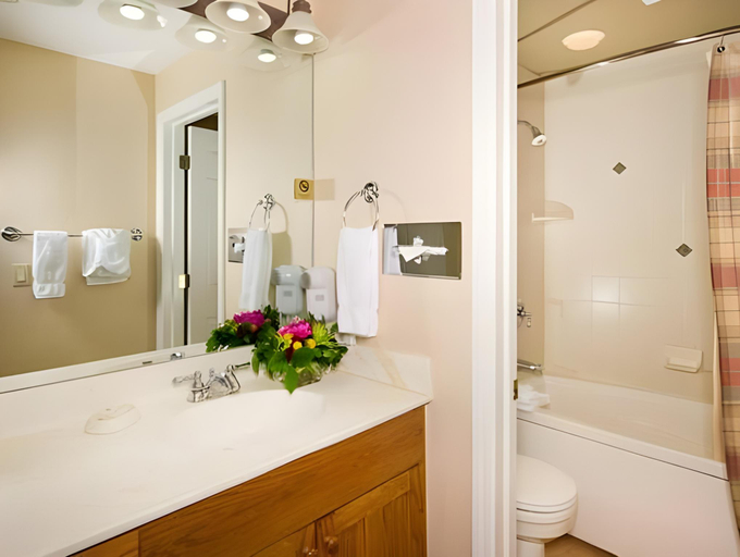 Bathroom 4, The Inn at Riverwalk, Eagle