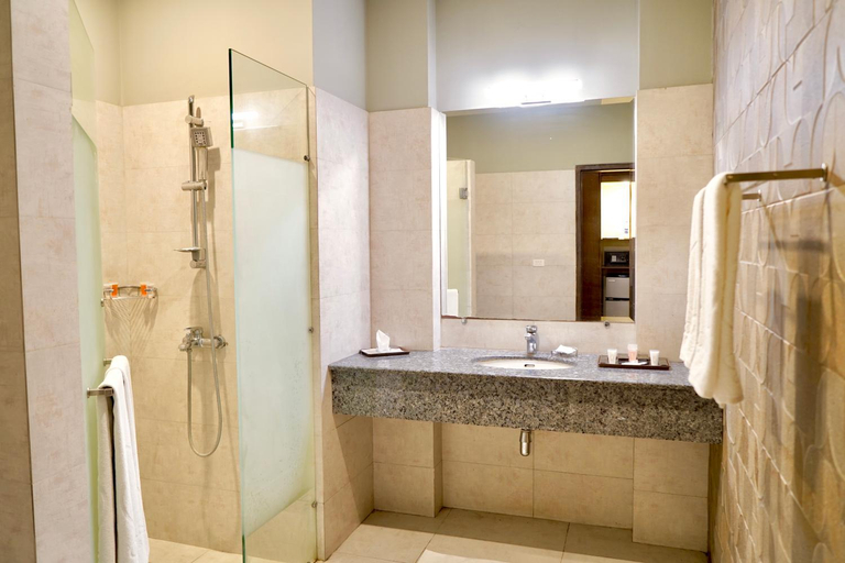 Shower 2, Circle Club Faisalabad, Faisalabad
