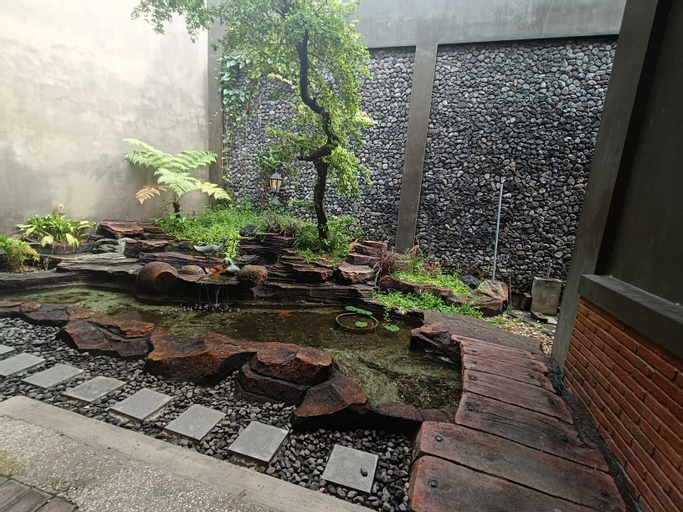Others 5, Helena Guest House Malang, Malang